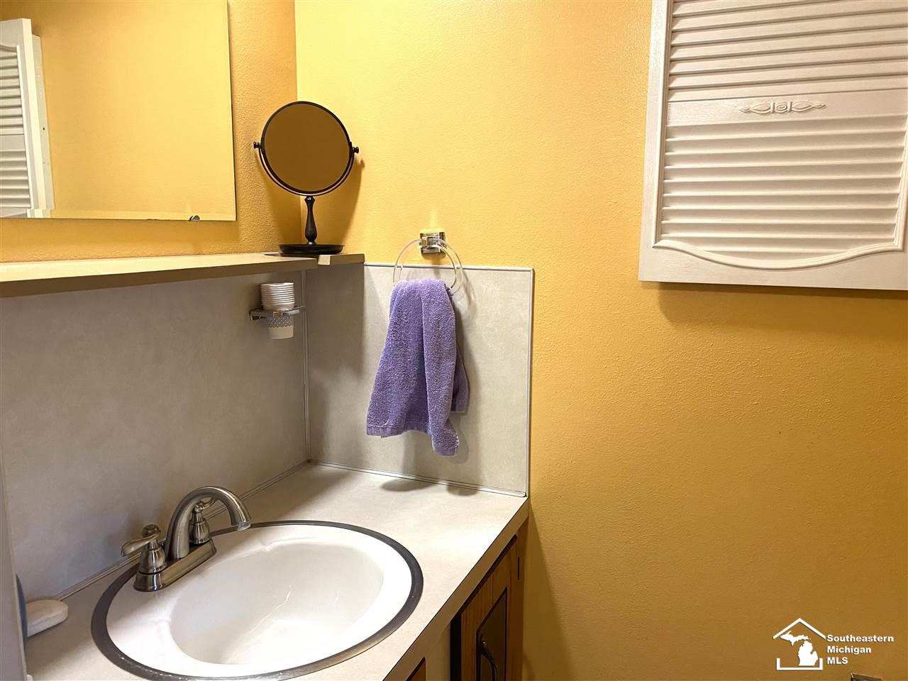 7570 Monroe Road Lambertville, MI 48144 - Photo 23 of 33 50055500-22.JPG