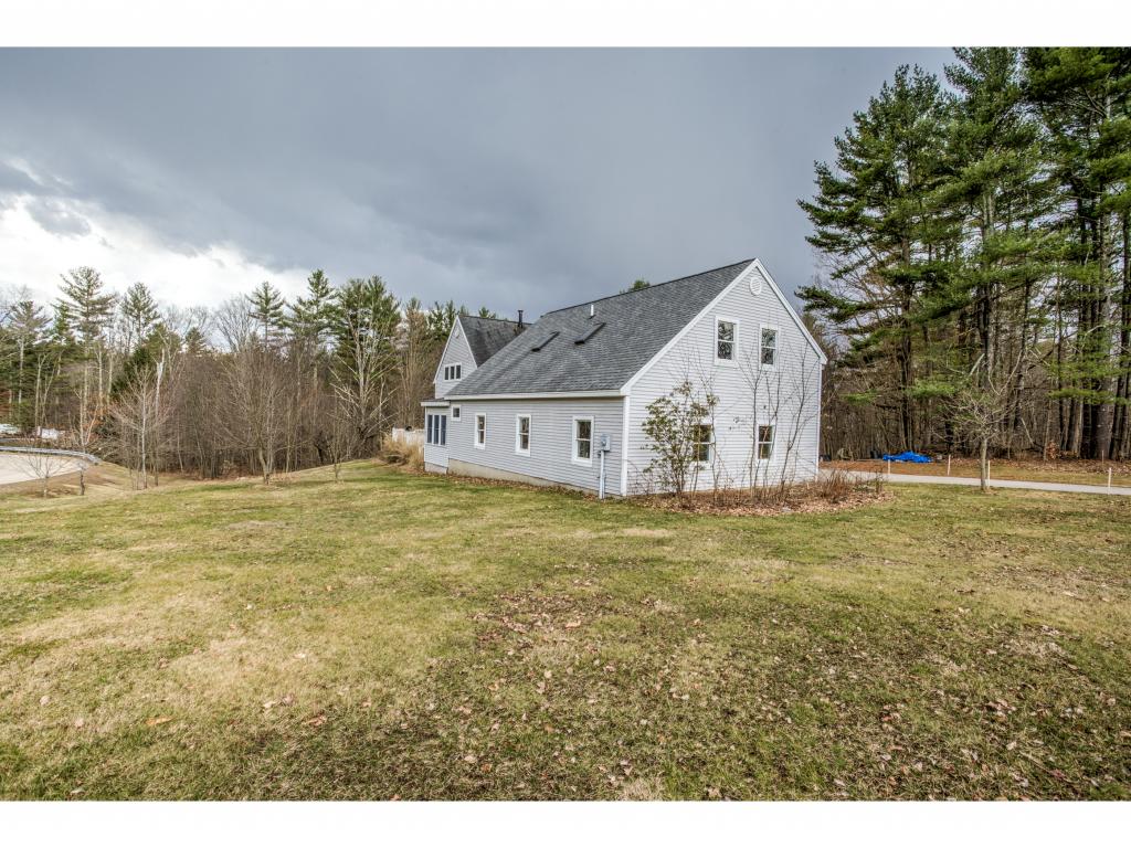 118 Chester Road Raymond, NH 03077 - Photo 27 of 34