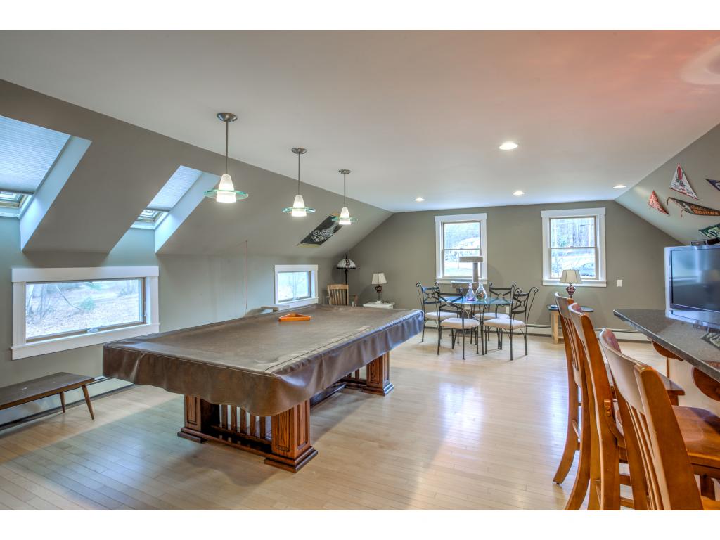 118 Chester Road Raymond, NH 03077 - Photo 4 of 34