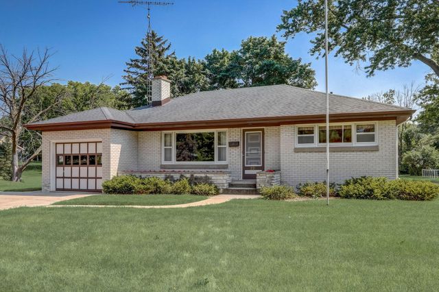 221 West Jefferson Street, Elkhorn, WI 53121