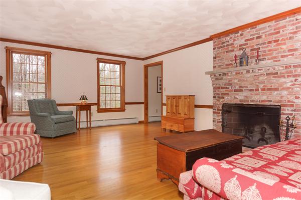 233 Green Road Bolton, MA 01740 - Photo 4 of 30