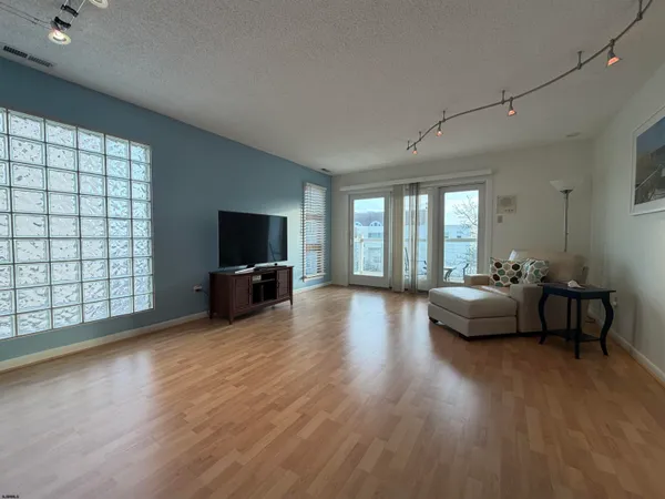 $20,000 | 5 North New Haven Avenue, Unit C3A, Ventnor City, NJ 08406