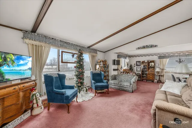 $299,900 | 450 West Market Street, Somonauk, IL 60552