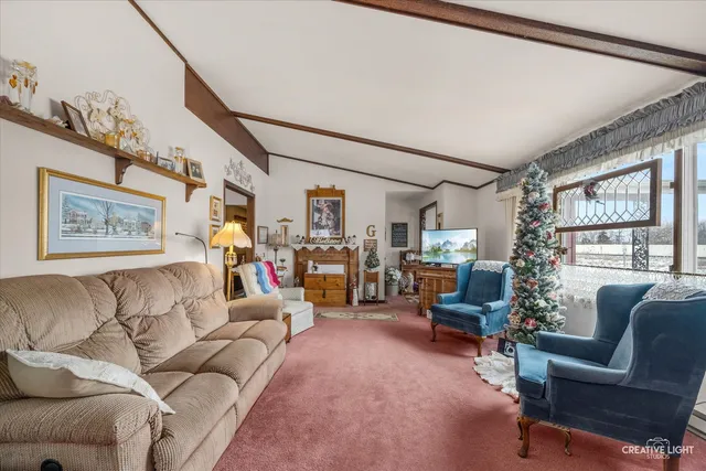 $299,900 | 450 West Market Street, Somonauk, IL 60552