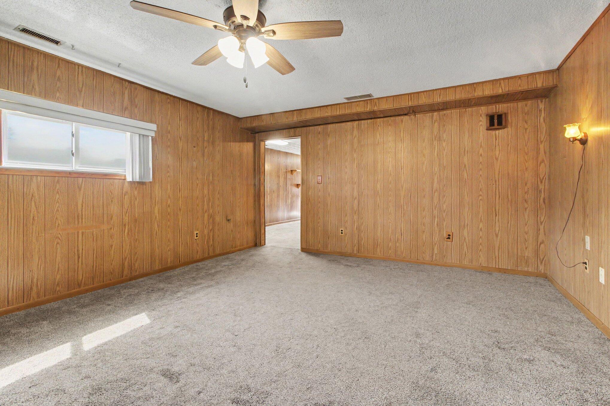 1711 Grove Road Ypsilanti, MI 48198 - Photo 18 of 28 015_file_1015