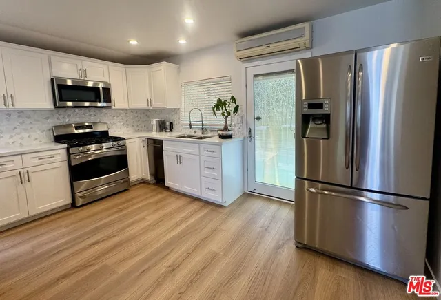 $3,700 | 132 North Carson Road, Unit A, Beverly Hills, CA 90211