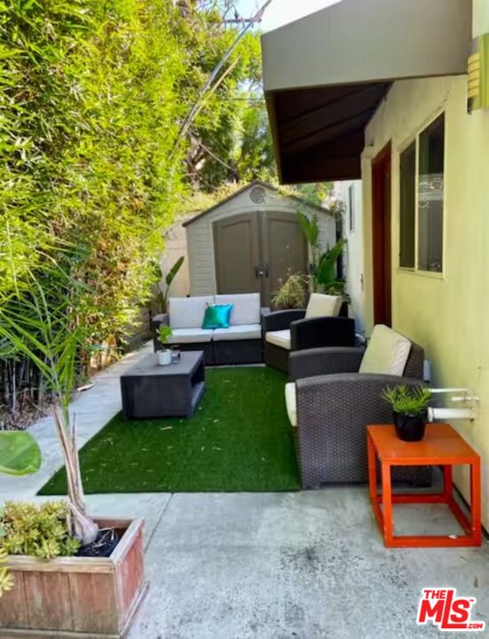 132 North Carson Road, Unit A Beverly Hills, CA 90211 - Photo 13 of 13