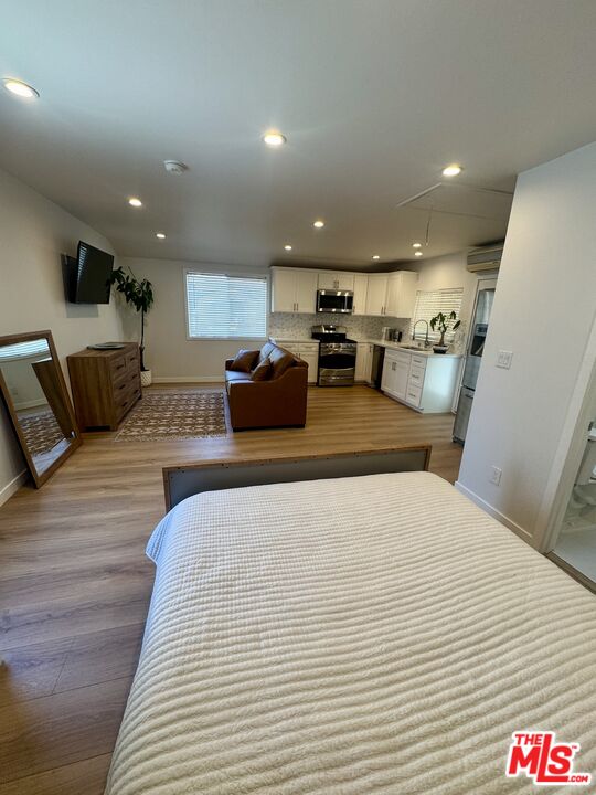 132 North Carson Road, Unit A Beverly Hills, CA 90211 - Photo 3 of 13