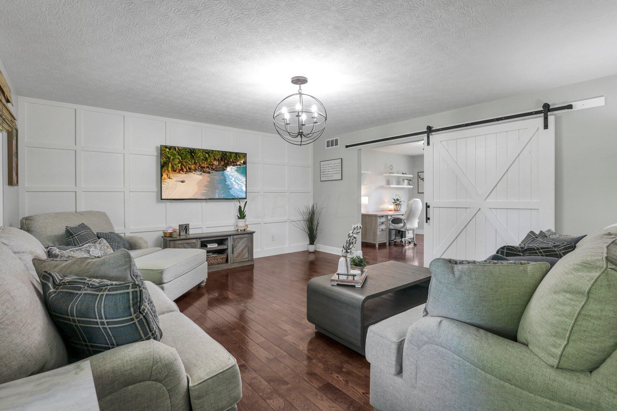 5615 Stemen Road Pickerington, OH 43147 - Photo 7 of 53 Living Room