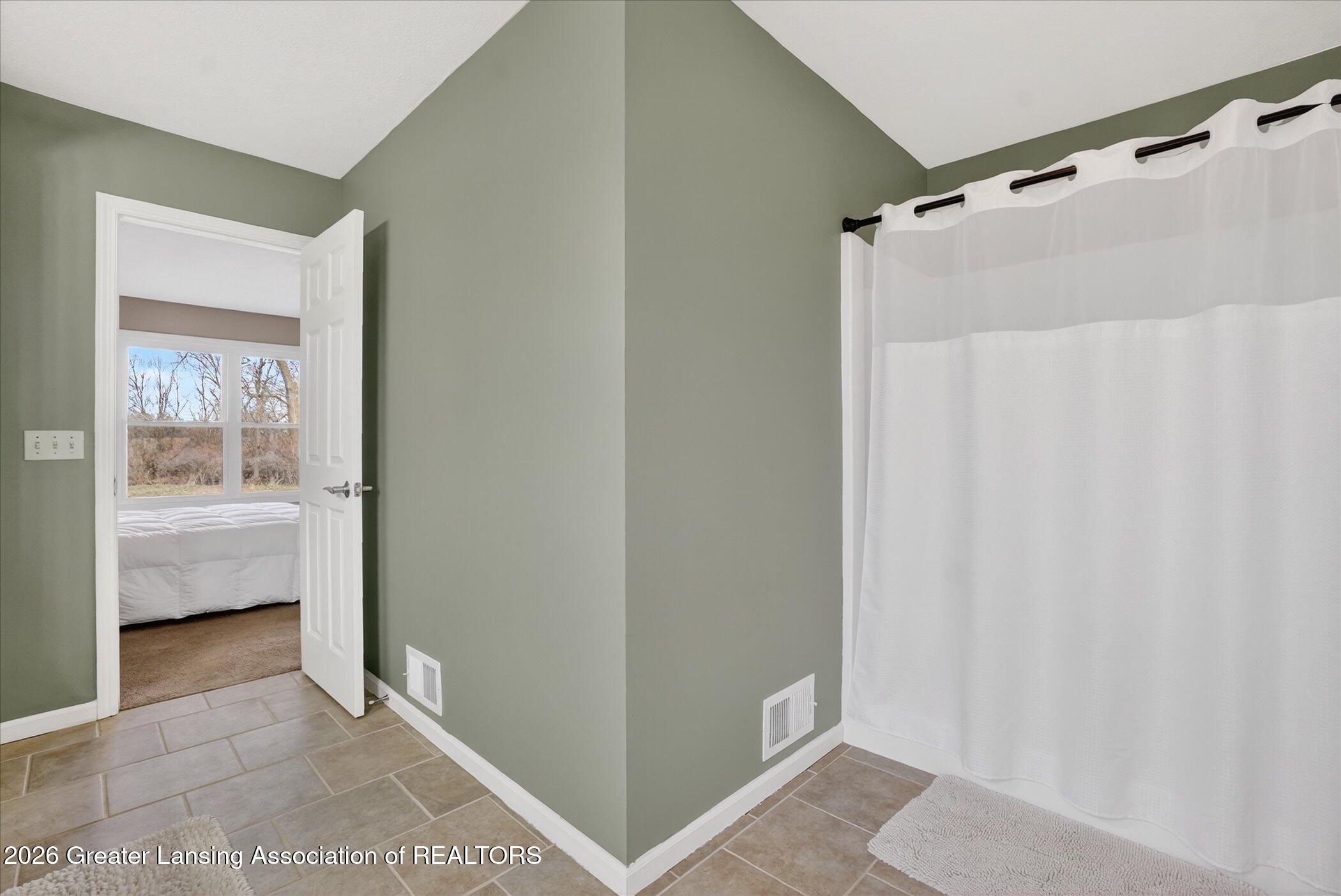860 Gaiser Road Owosso, MI 48867 - Photo 33 of 66 33-869-Gaiser-Rd-WindowStill-Photography