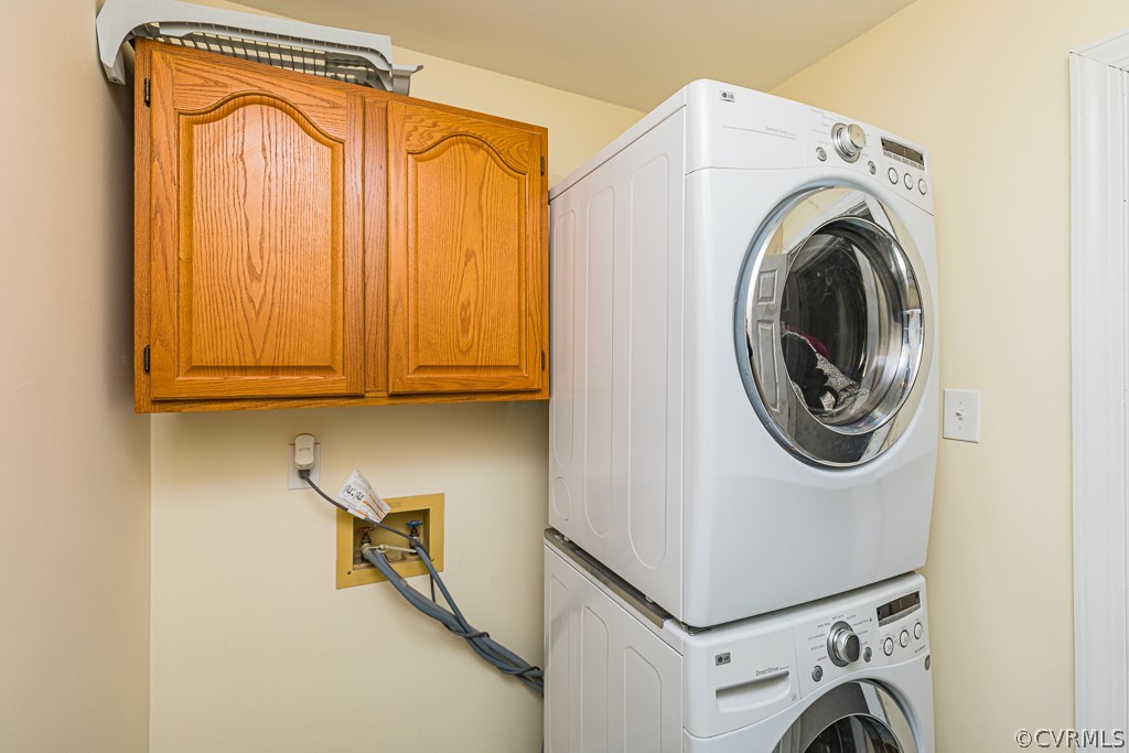 14209 Long Hill Road Midlothian, VA 23112 - Photo 21 of 50 a utility room with dryer and washer