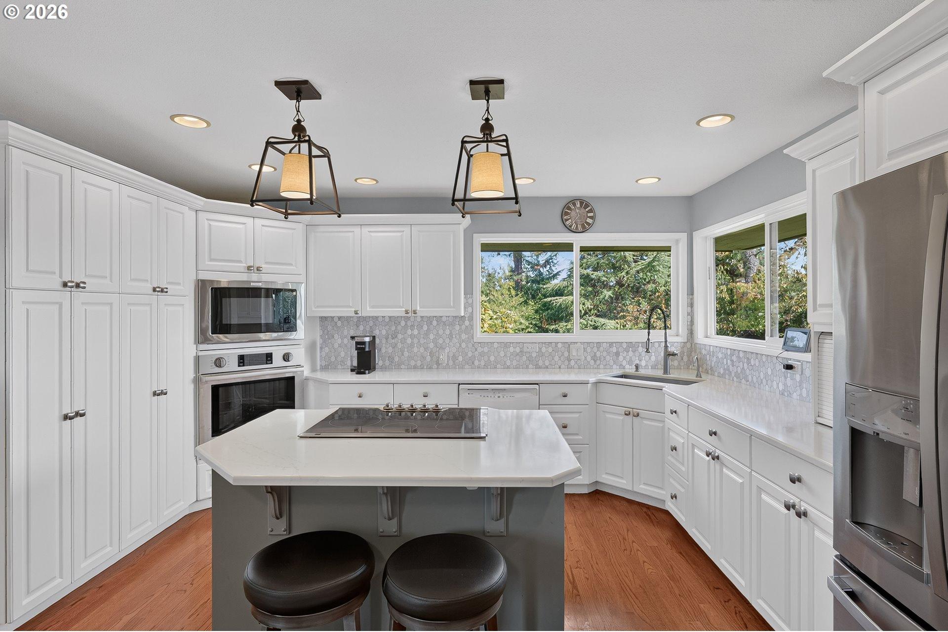 13240 Knaus Road Lake Oswego, OR 97034 - Photo 10 of 38 Gallery Image 10