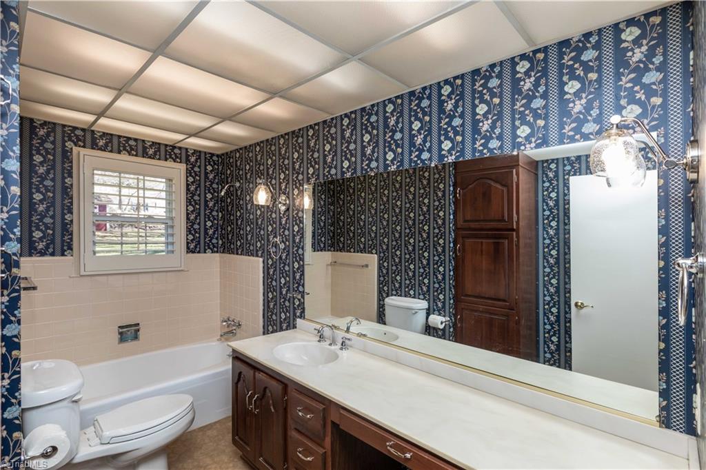 1503 Sharon Road Winston-Salem, NC 27103 - Photo 14 of 39 Gallery Image 14