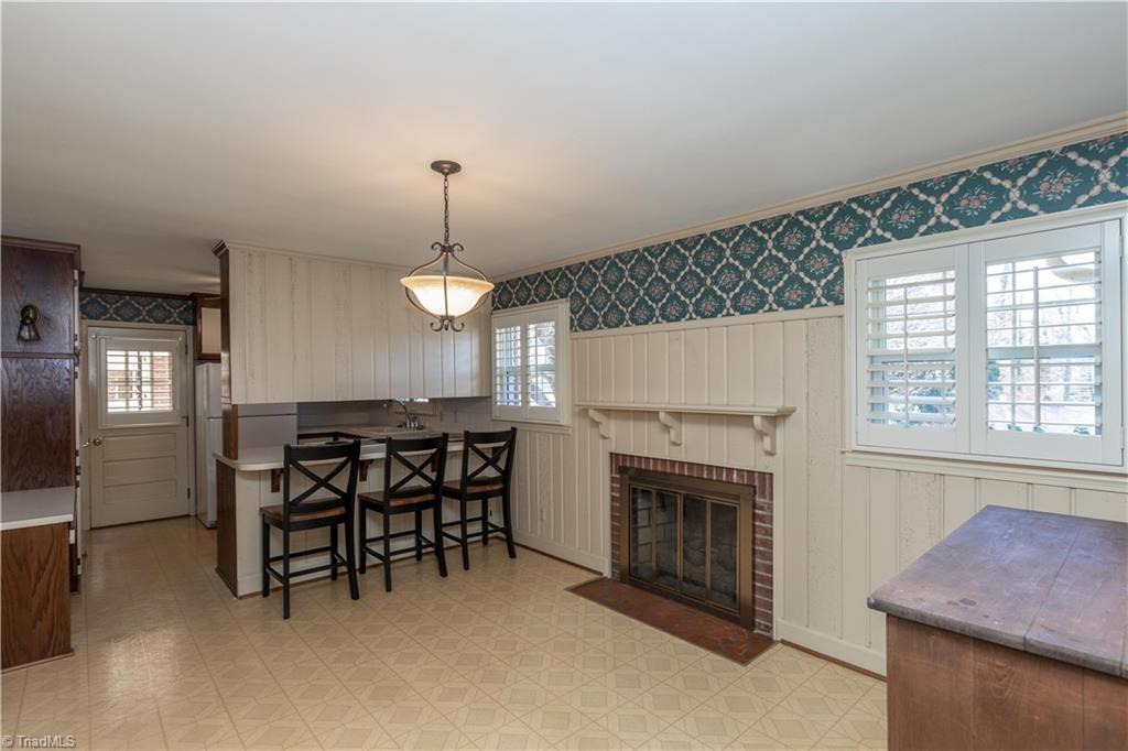 1503 Sharon Road Winston-Salem, NC 27103 - Photo 8 of 39 Gallery Image 8