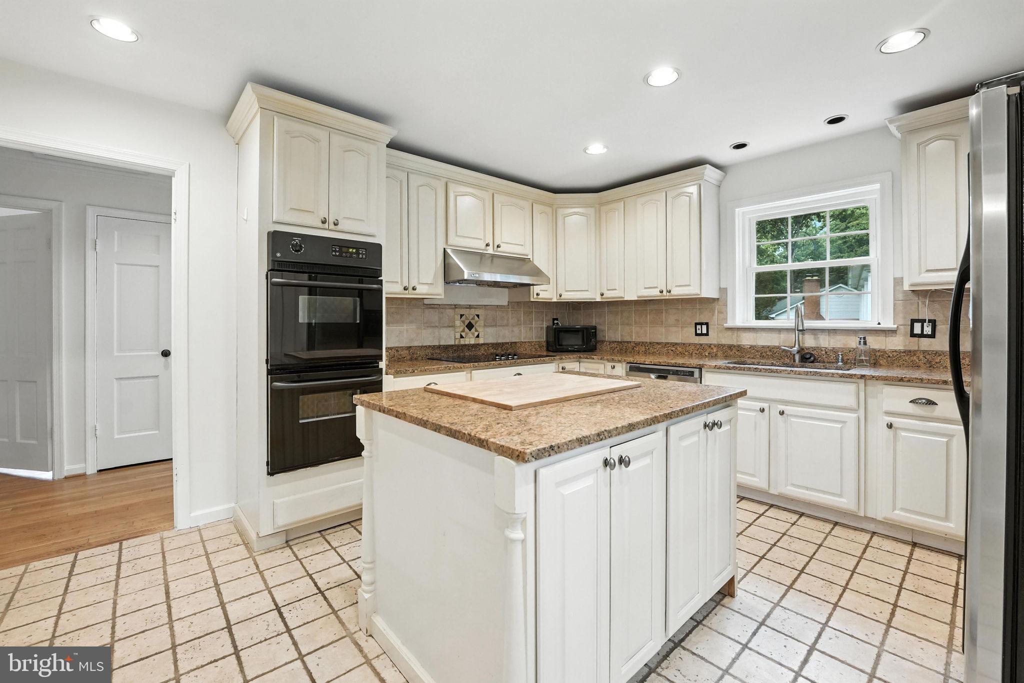 12134 Stirrup Road Reston, VA 20191 - Photo 12 of 57