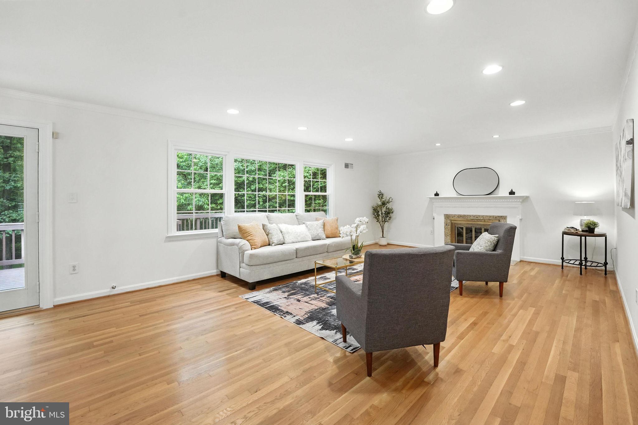12134 Stirrup Road Reston, VA 20191 - Photo 4 of 57
