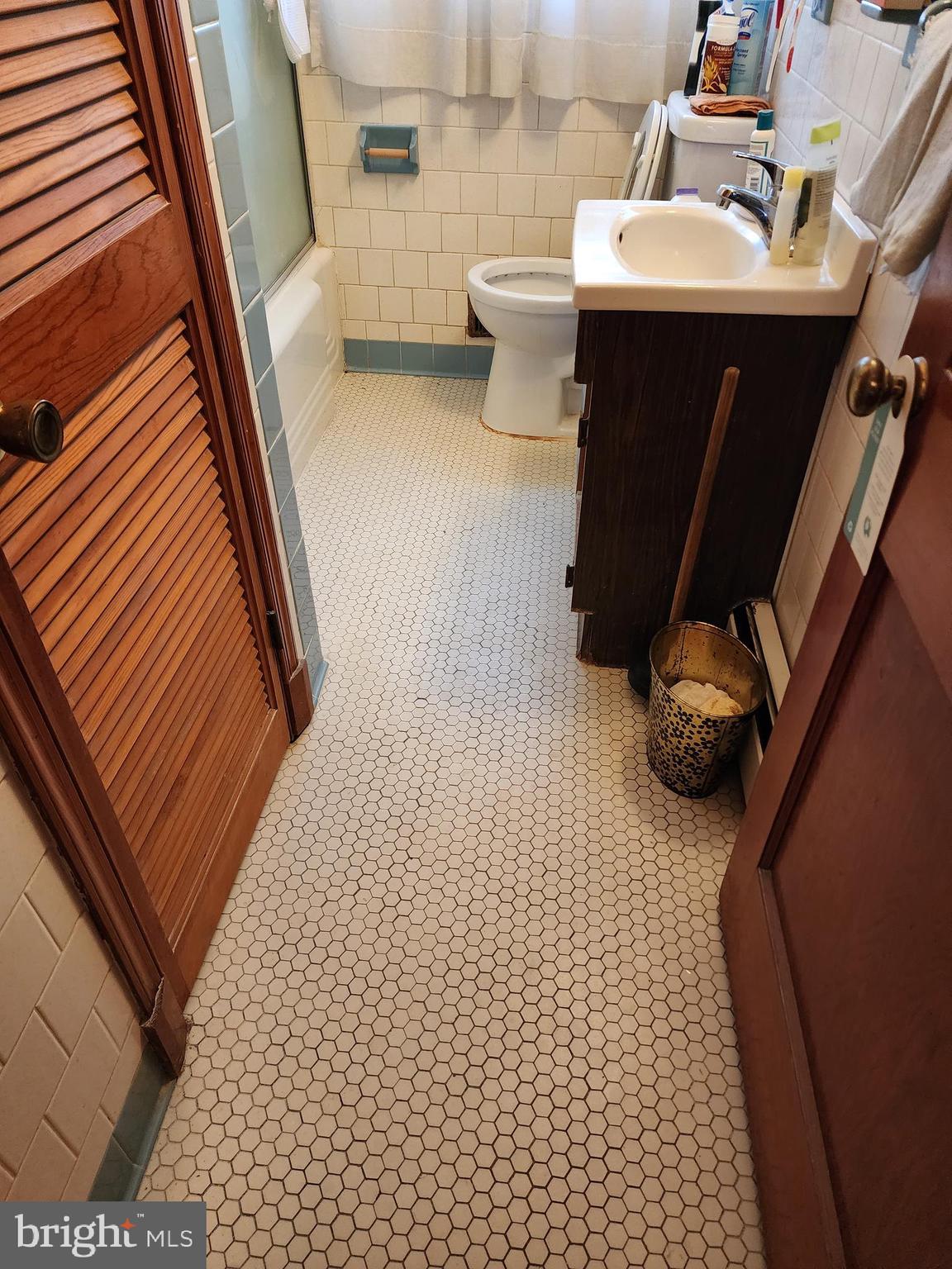 7833 Kentley Road Dundalk, MD 21222 - Photo 4 of 8