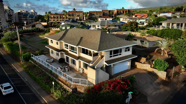 $2,800,000 | 11 Piina Place, Lahaina, HI 96761