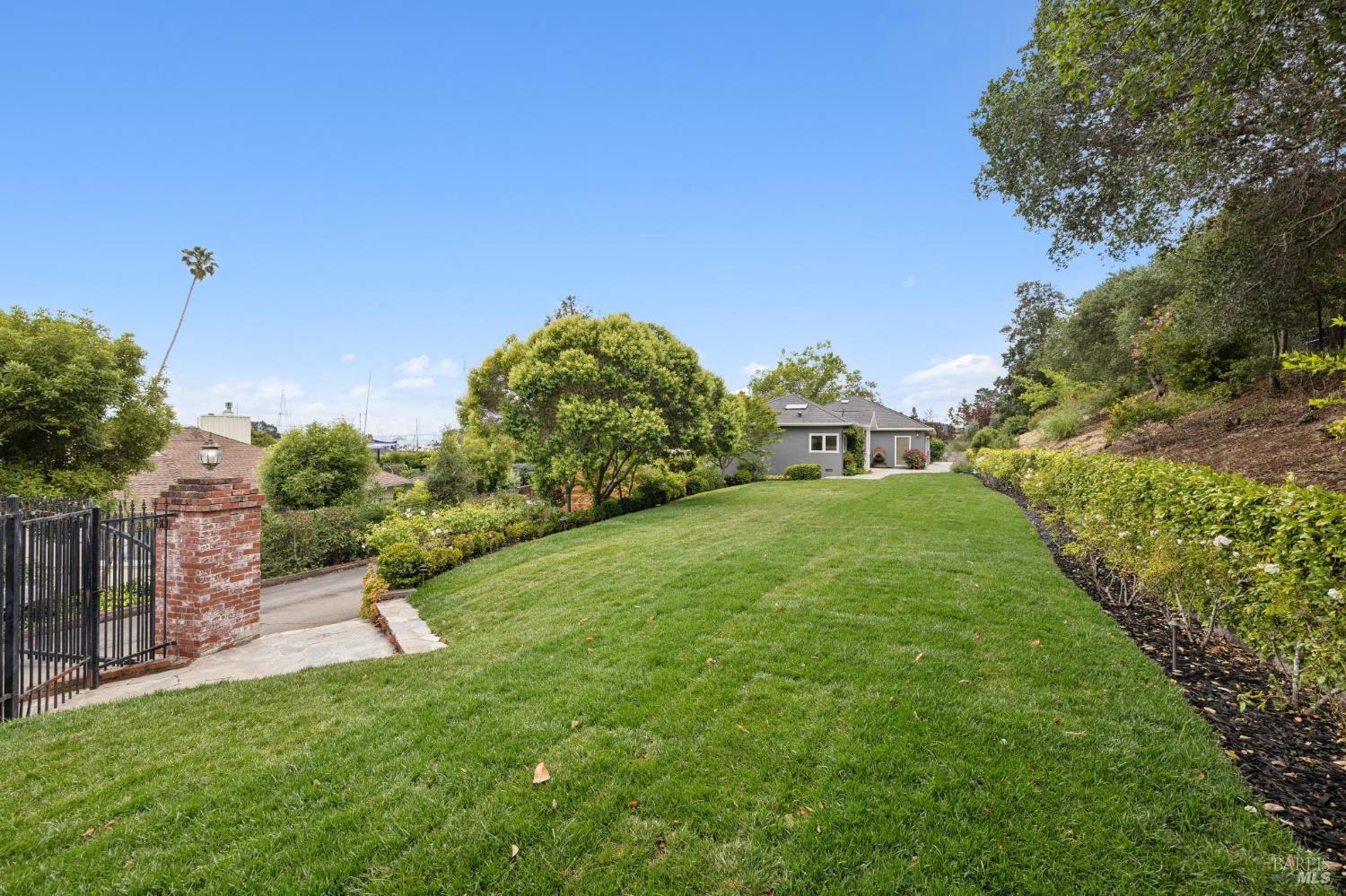 80 Montecito Road San Rafael, CA 94901 - Photo 3 of 99
