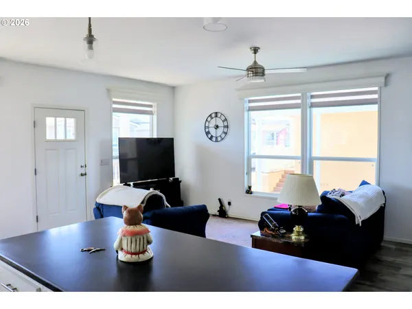 $155,900 | 3555 South Pacific Highway, Unit 48, Medford, OR 97501