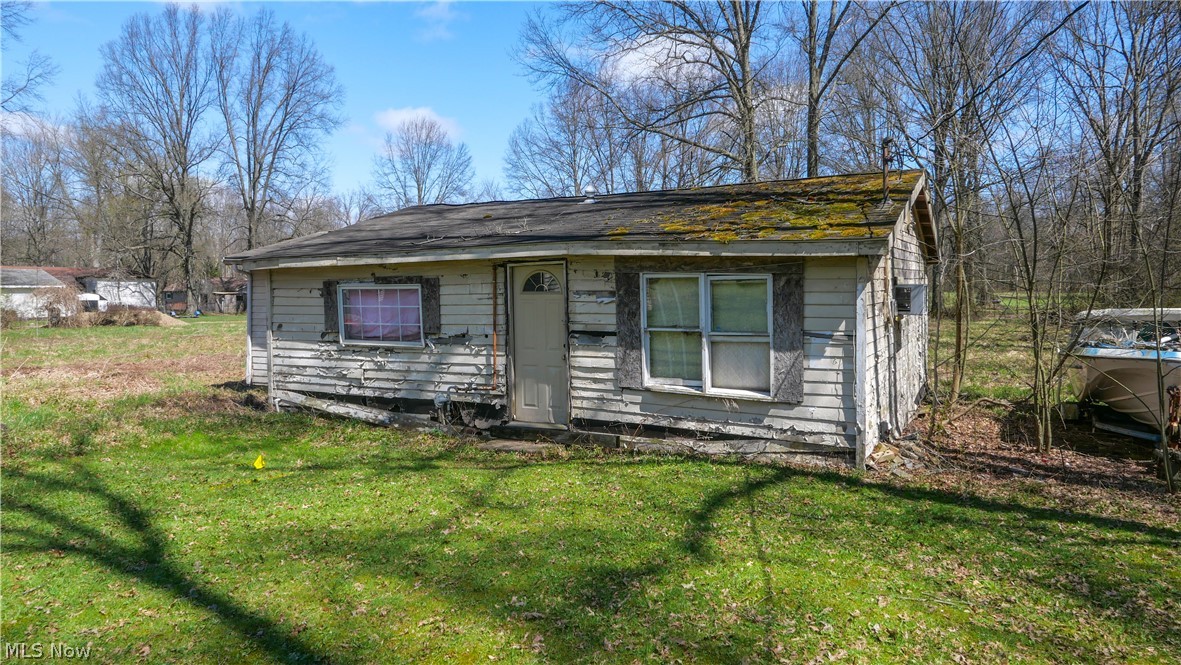 5556 Shaffer Road Northwest Warren, OH 44481 - Photo 4 of 20