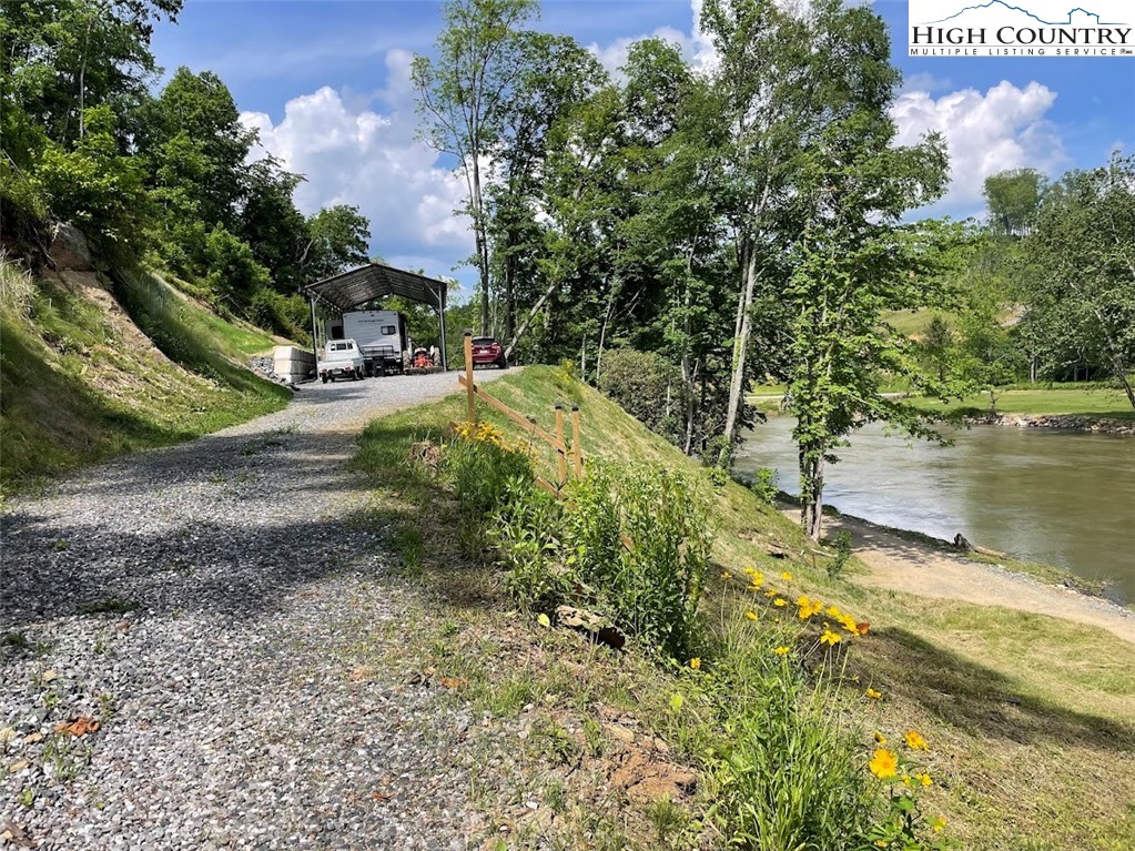 647 Riverside Road Crumpler, NC 28617 - Photo 3 of 30 Gallery Image 3