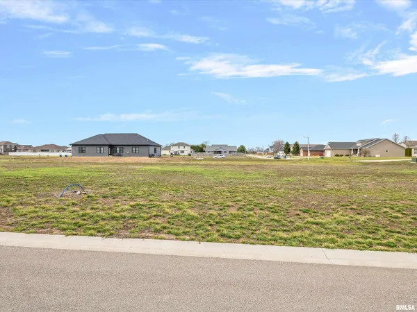 $65,000 | 405 Manor Hill Drive, Chatham, IL 62629