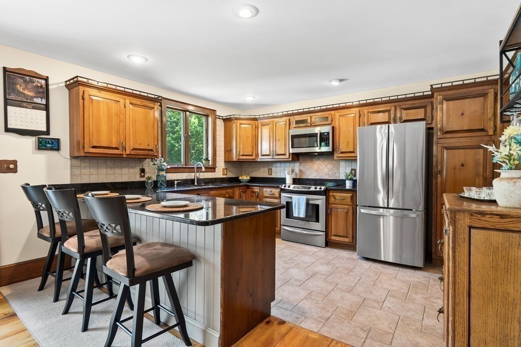 34 Kimball Road Amesbury, MA 01913 - Photo 6 of 41 Gallery Image 6