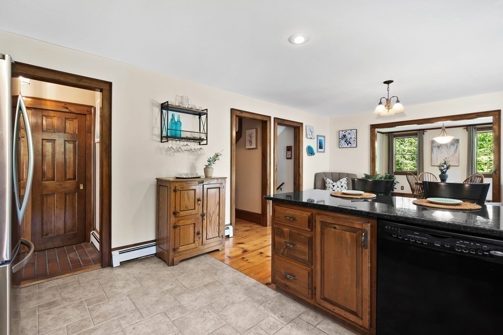 34 Kimball Road Amesbury, MA 01913 - Photo 8 of 41 Gallery Image 8