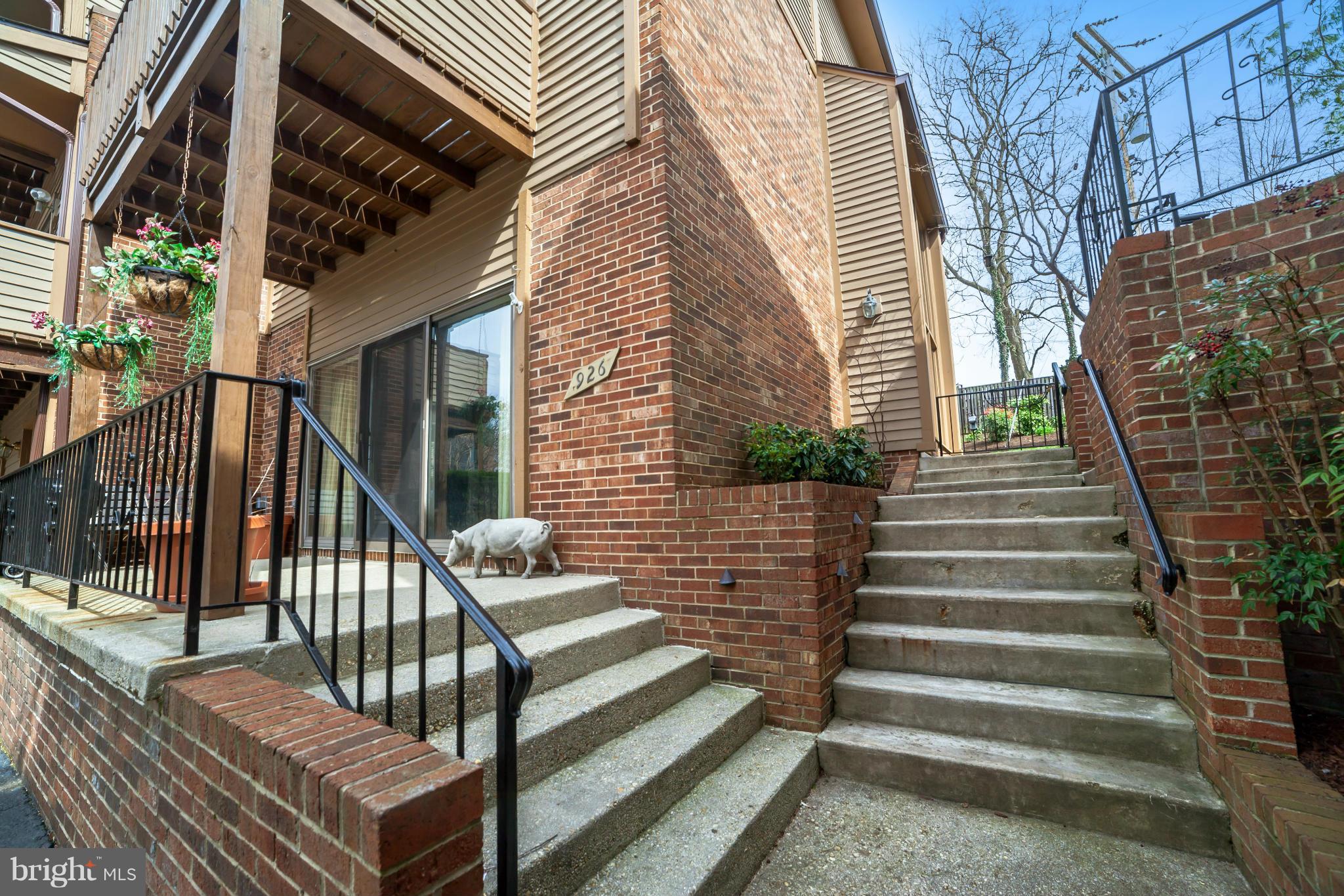 926 King James Landing Road Annapolis, MD 21403 - Photo 2 of 30 Exterior (Front)