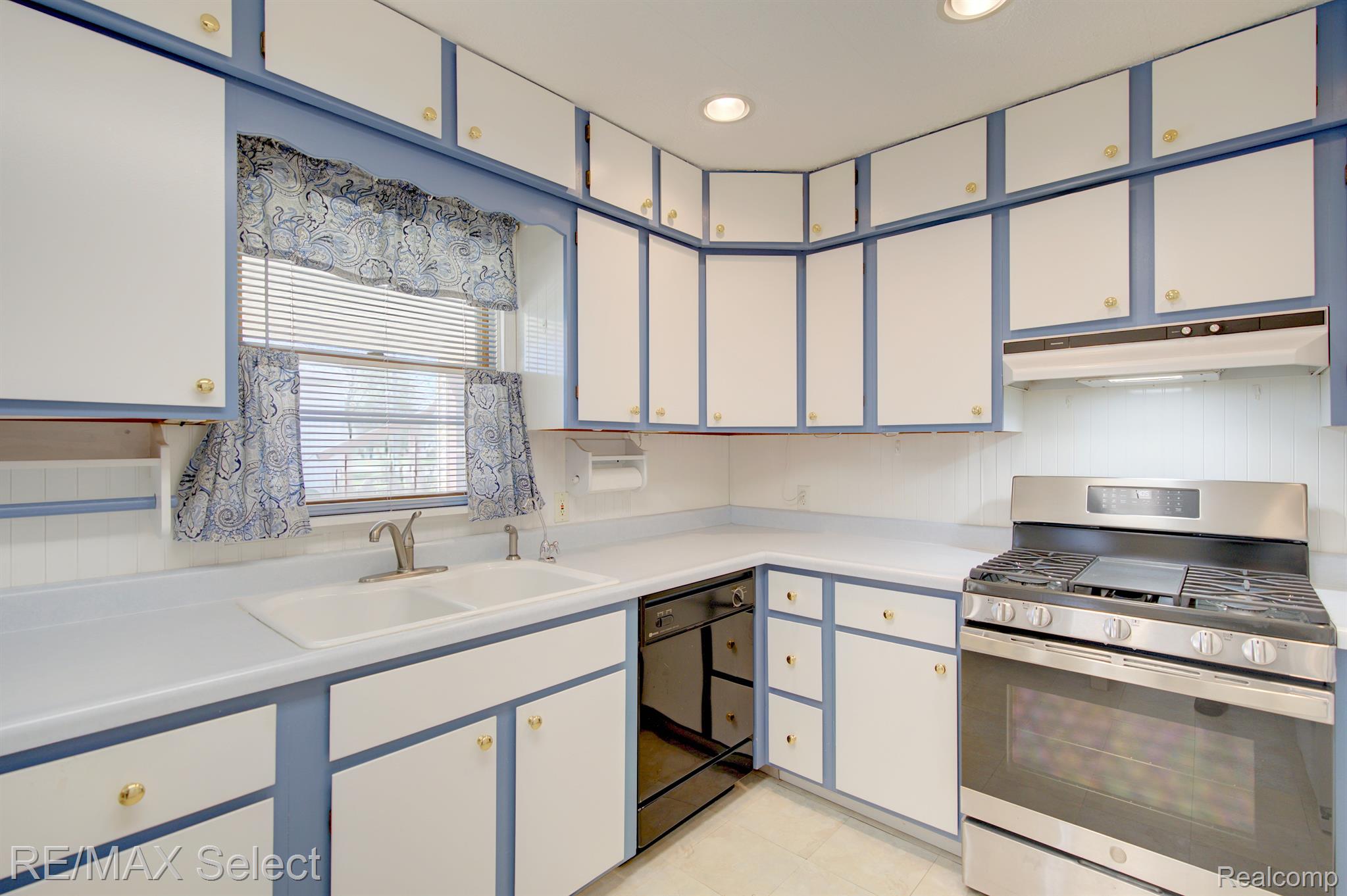 5132 Torrey Road Flint, MI 48507 - Photo 15 of 36 Gallery Image 15