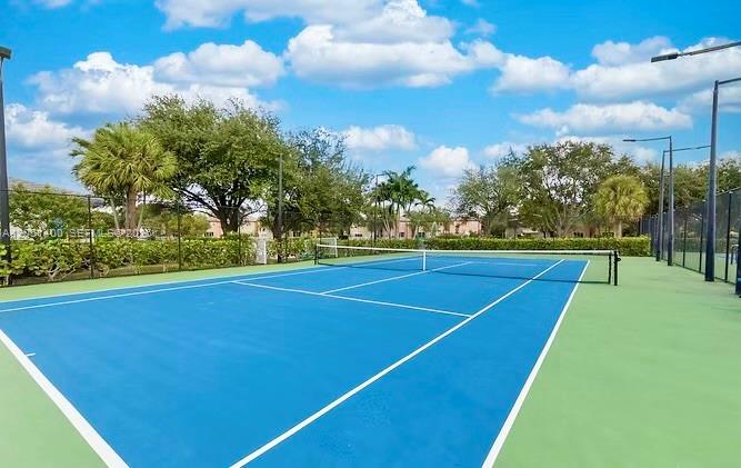 7472 Northwest 112 Path Doral, FL 33178 - Photo 36 of 40