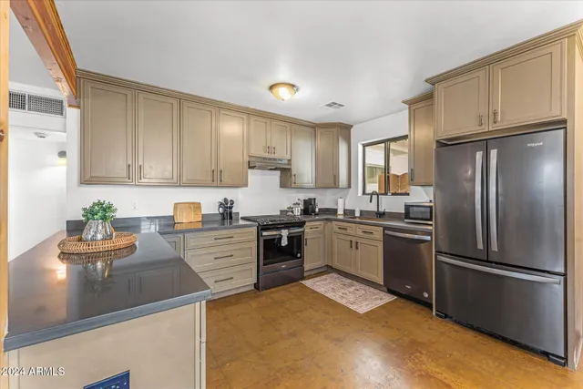 $3,500 | 9428 North 1st Avenue, Unit 1, Phoenix, AZ 85021