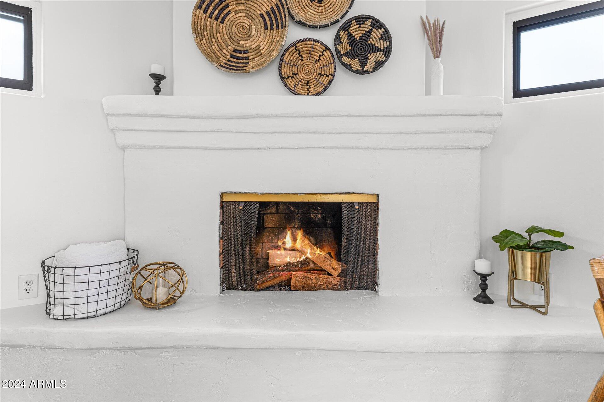 9428 North 1st Avenue, Unit 1 Phoenix, AZ 85021 - Photo 23 of 54 31-031-lounge