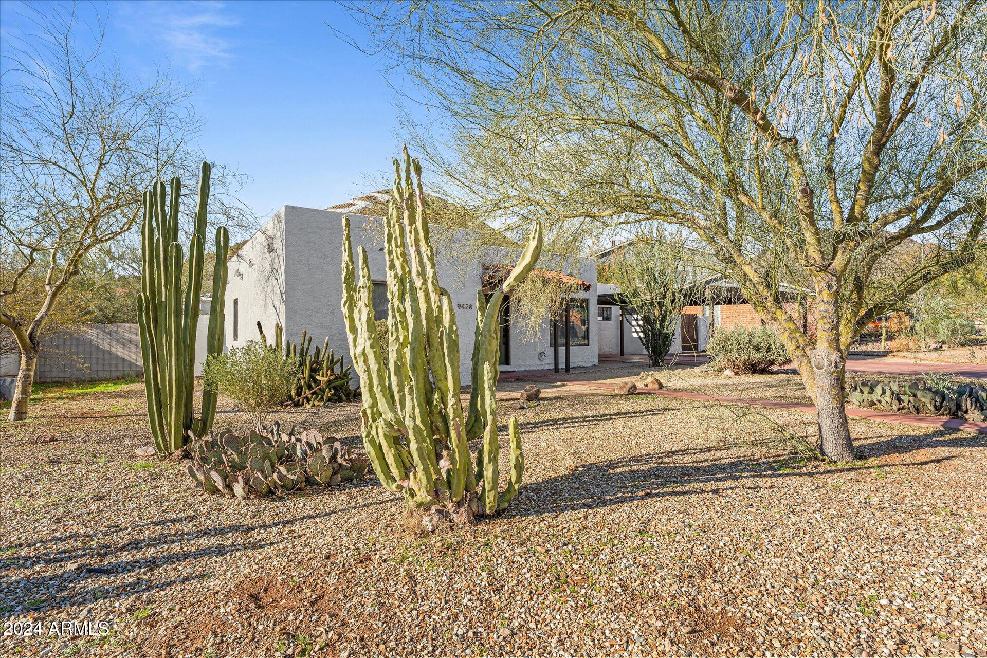 9428 North 1st Avenue, Unit 1 Phoenix, AZ 85021 - Photo 41 of 54 05-005-front-exterior
