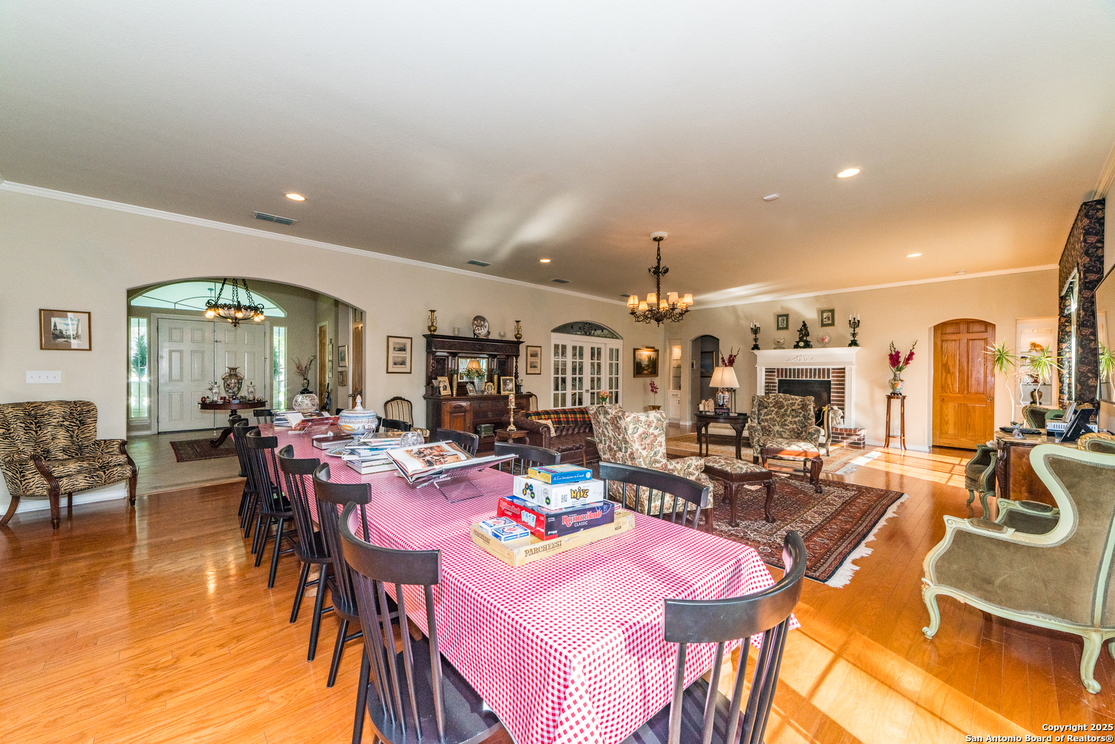 7226 North Vandiver Road San Antonio, TX 78209 - Photo 21 of 59 a view of a dining room with furniture