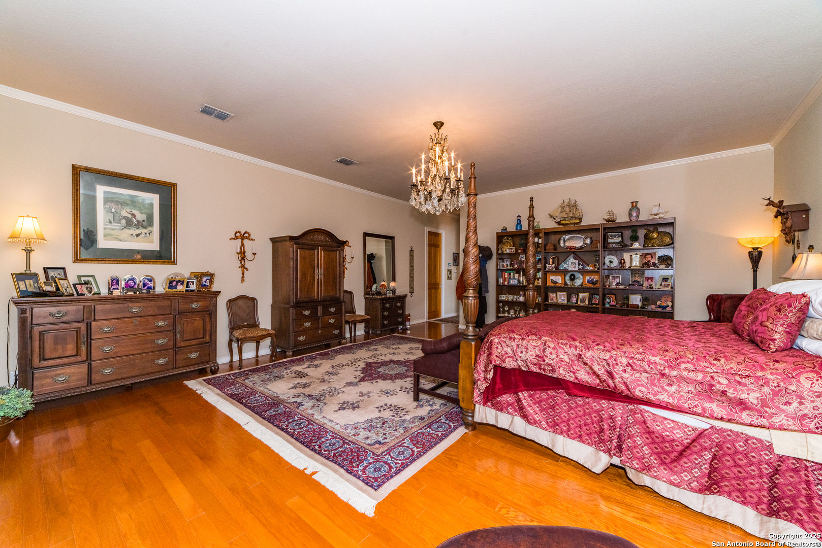 7226 North Vandiver Road San Antonio, TX 78209 - Photo 40 of 59 a bed room with a bed and dresser