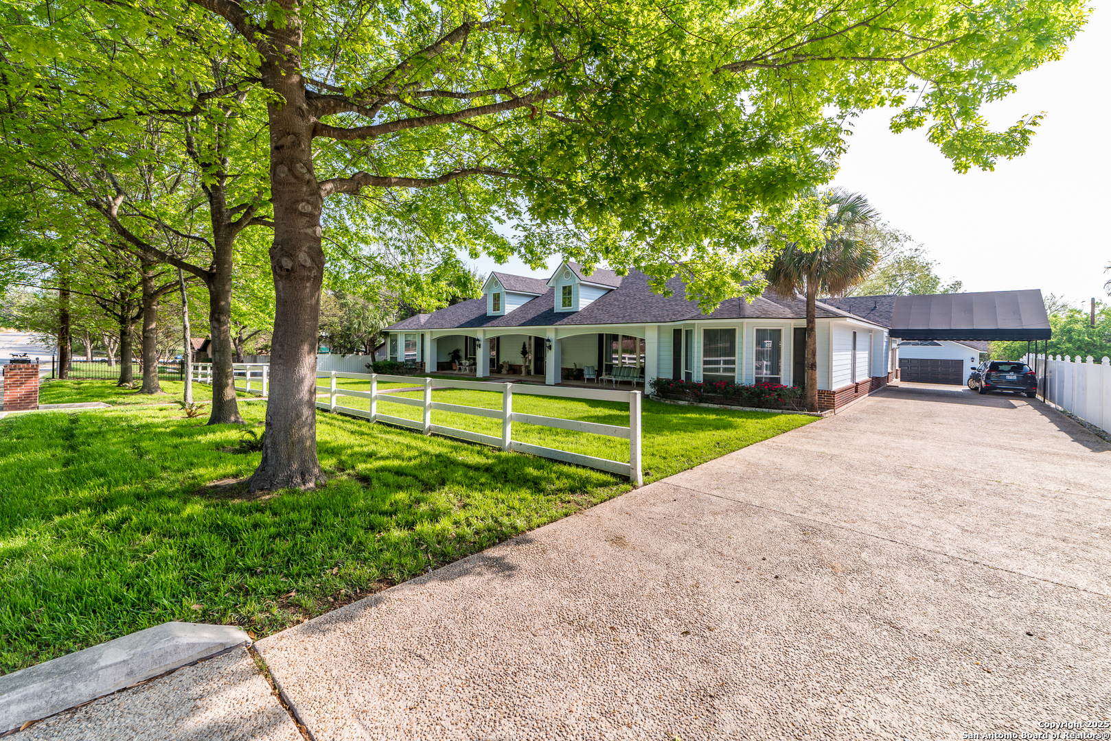 7226 North Vandiver Road San Antonio, TX 78209 - Photo 4 of 59