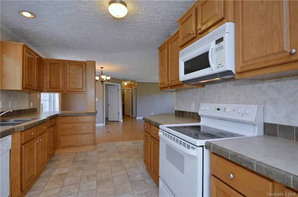 32 Cross Anchor Road Alexander, NC 28701 - Photo 5 of 15 Gallery Image 5