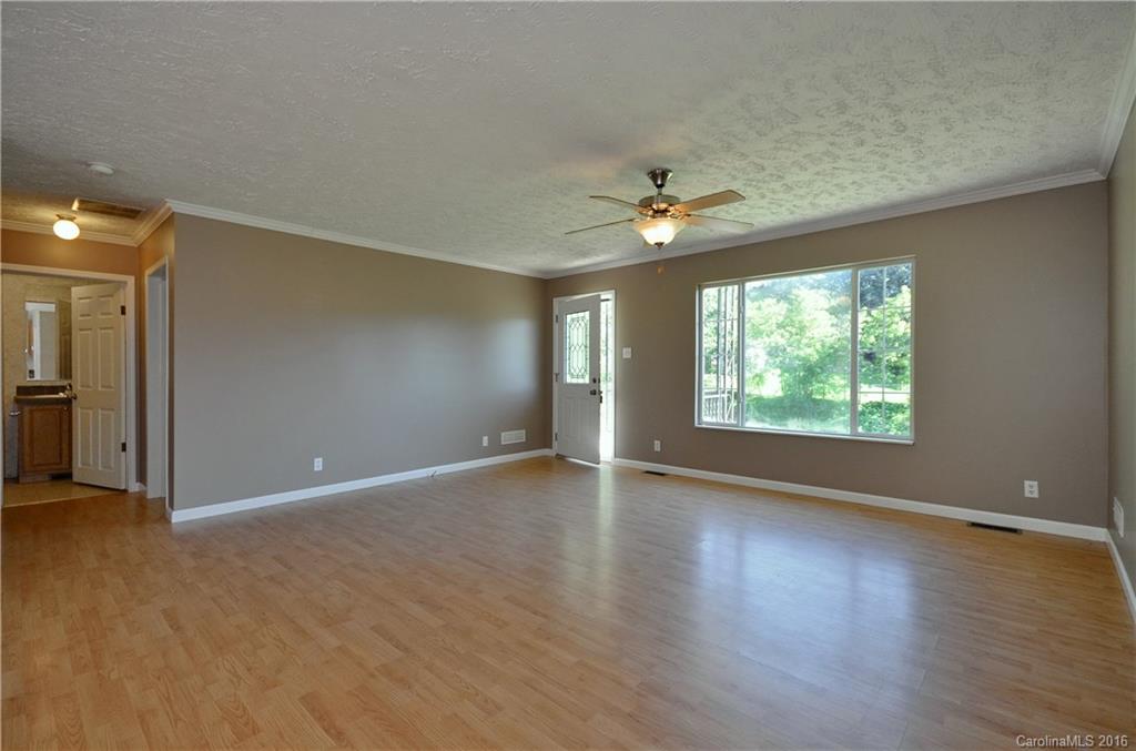 32 Cross Anchor Road Alexander, NC 28701 - Photo 7 of 15 Gallery Image 7