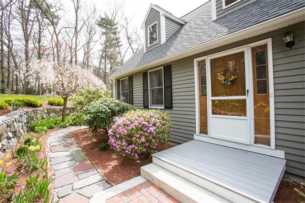11 Lake Rd Terrace Wayland, MA 01778 - Photo 6 of 15 Gallery Image 6