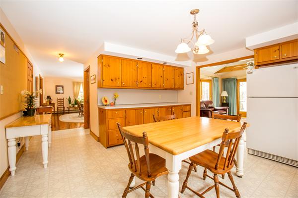 11 Lake Rd Terrace Wayland, MA 01778 - Photo 8 of 15 Gallery Image 8