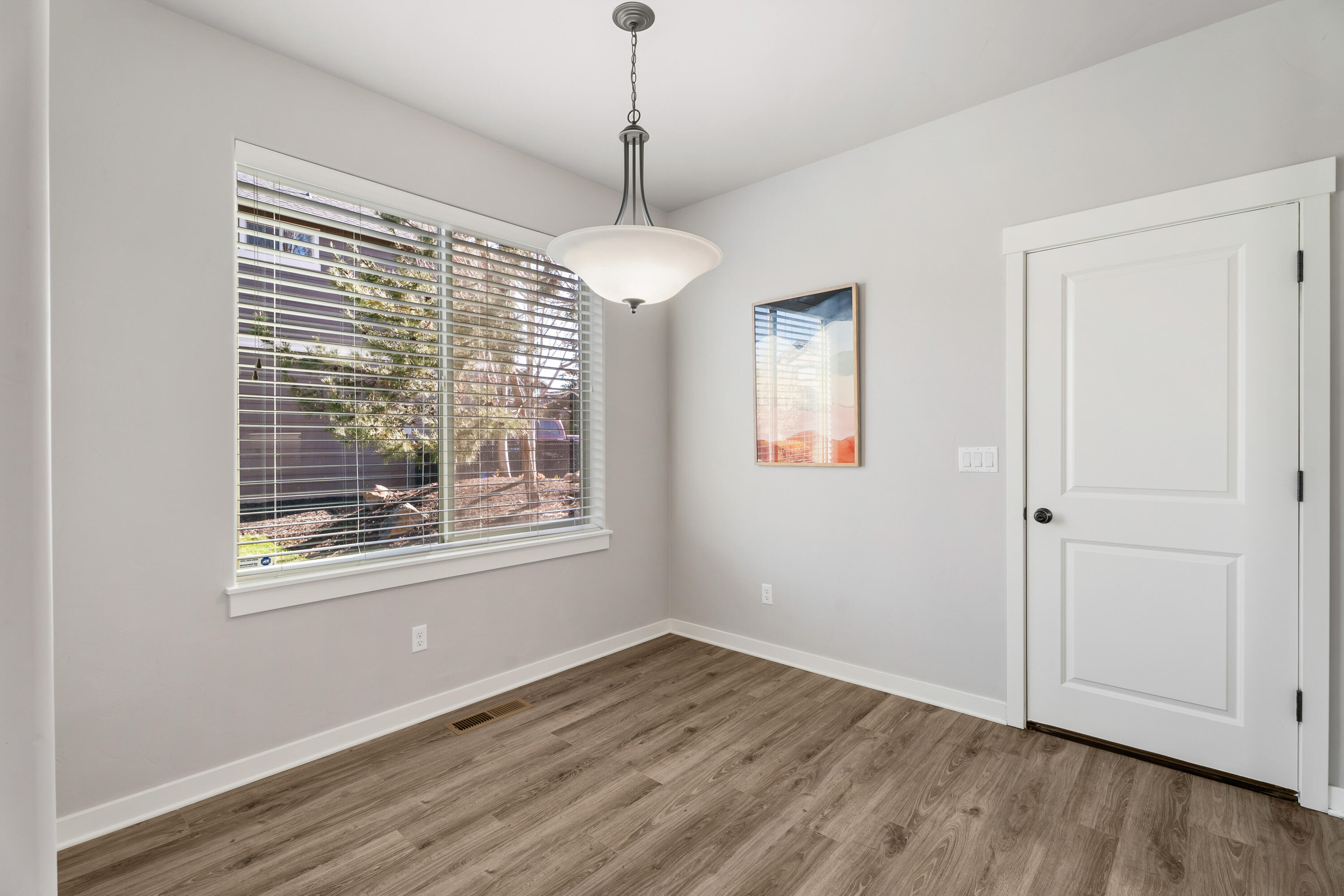 3455 Southwest 28th Street Redmond, OR 97756 - Photo 10 of 35 16-Dining Area