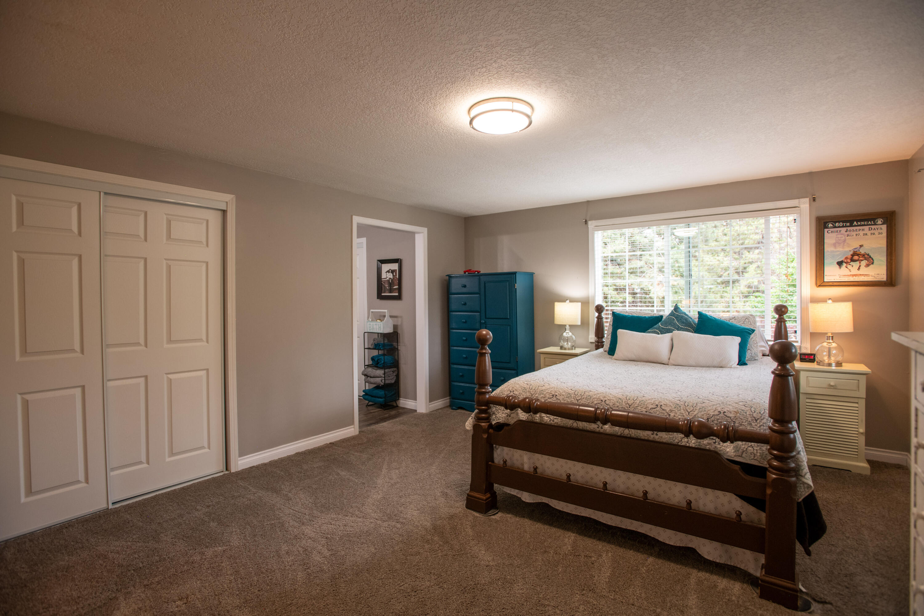 61182 Benham Road Bend, OR 97702 - Photo 14 of 25 Primary Suite