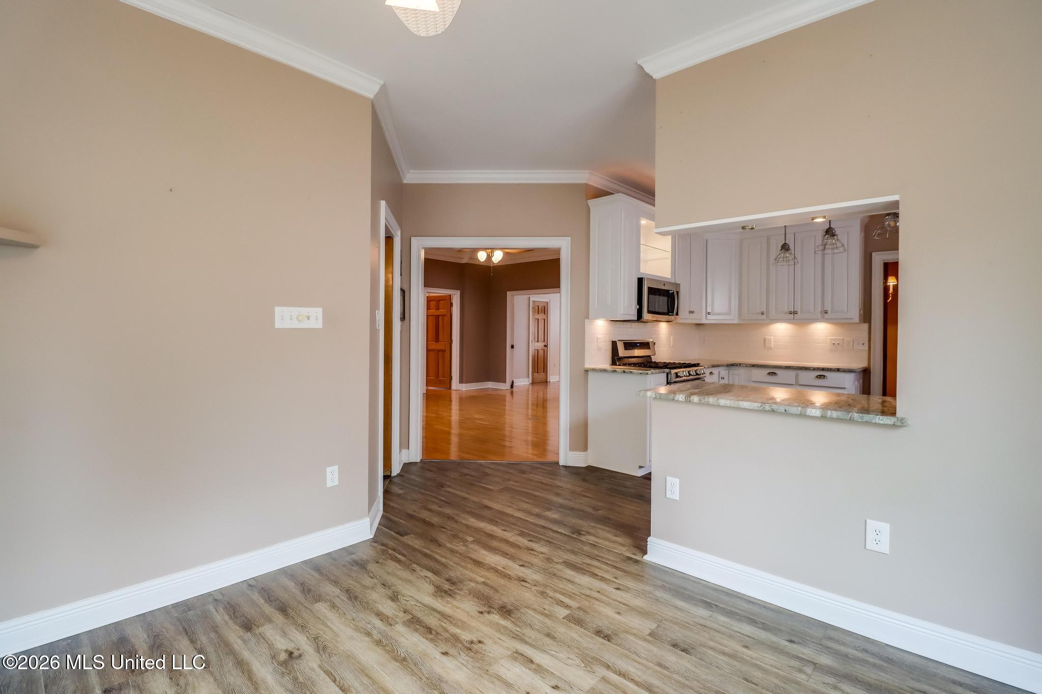 2575 Rue Palafox Biloxi, MS 39531 - Photo 17 of 44 Breakfast