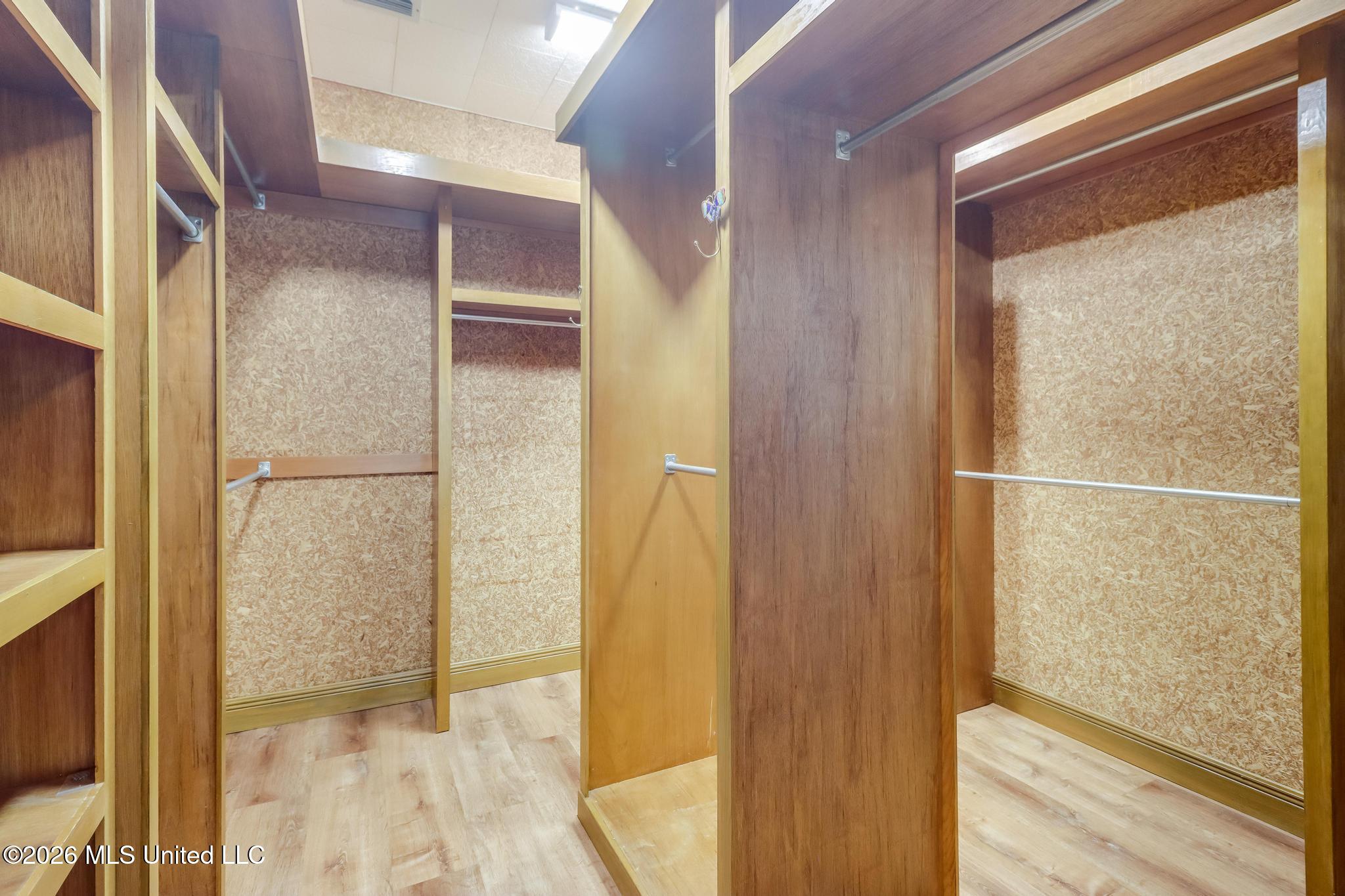 2575 Rue Palafox Biloxi, MS 39531 - Photo 29 of 44 Primary Closet #1