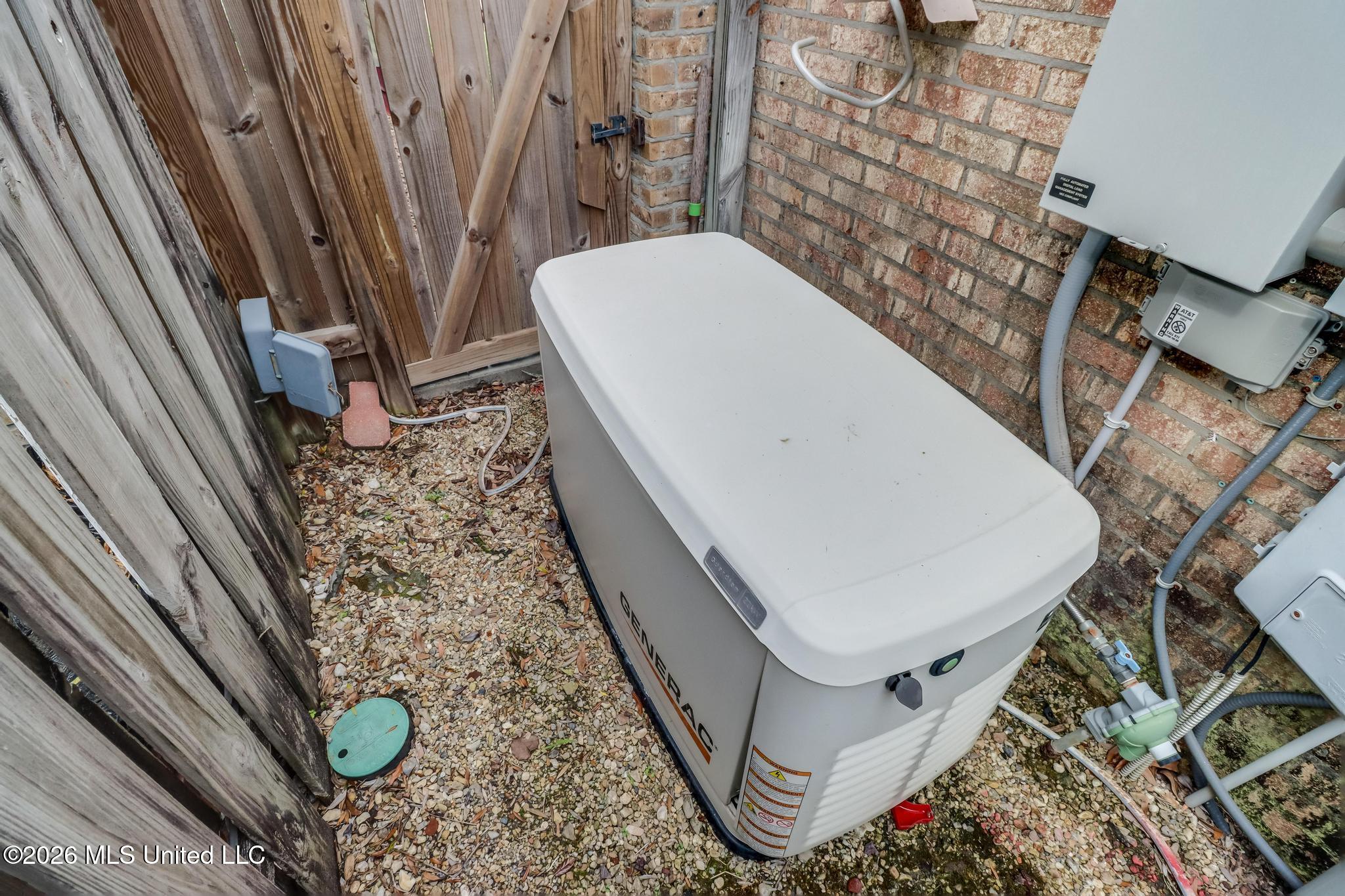 2575 Rue Palafox Biloxi, MS 39531 - Photo 39 of 44 Propane Generator