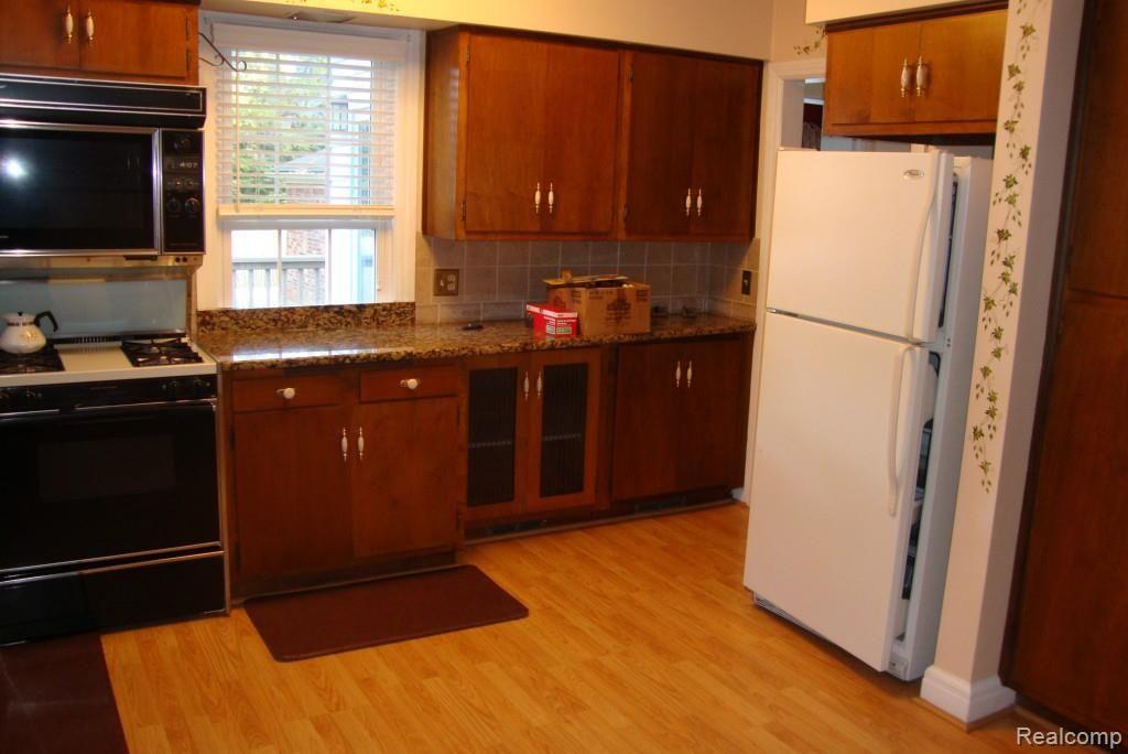 518 Washington Road Grosse Pointe, MI 48230 - Photo 6 of 14 DSC01987.jpg