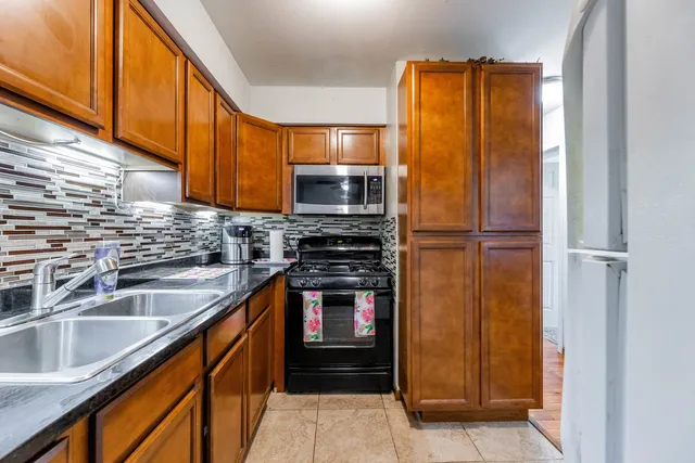 $163,500 | 5715 Park Place, Unit K1, Crestwood, IL 60418