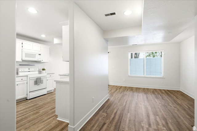 449 West 200 North, Unit 3 Bountiful, UT 84010 - Photo 7 of 23 Bright open-concept living area